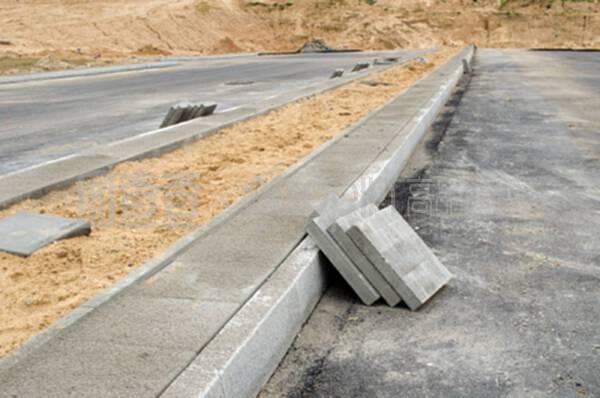 人行道與公路道路建設(shè) 公路與路面工程的重要性與實(shí)踐